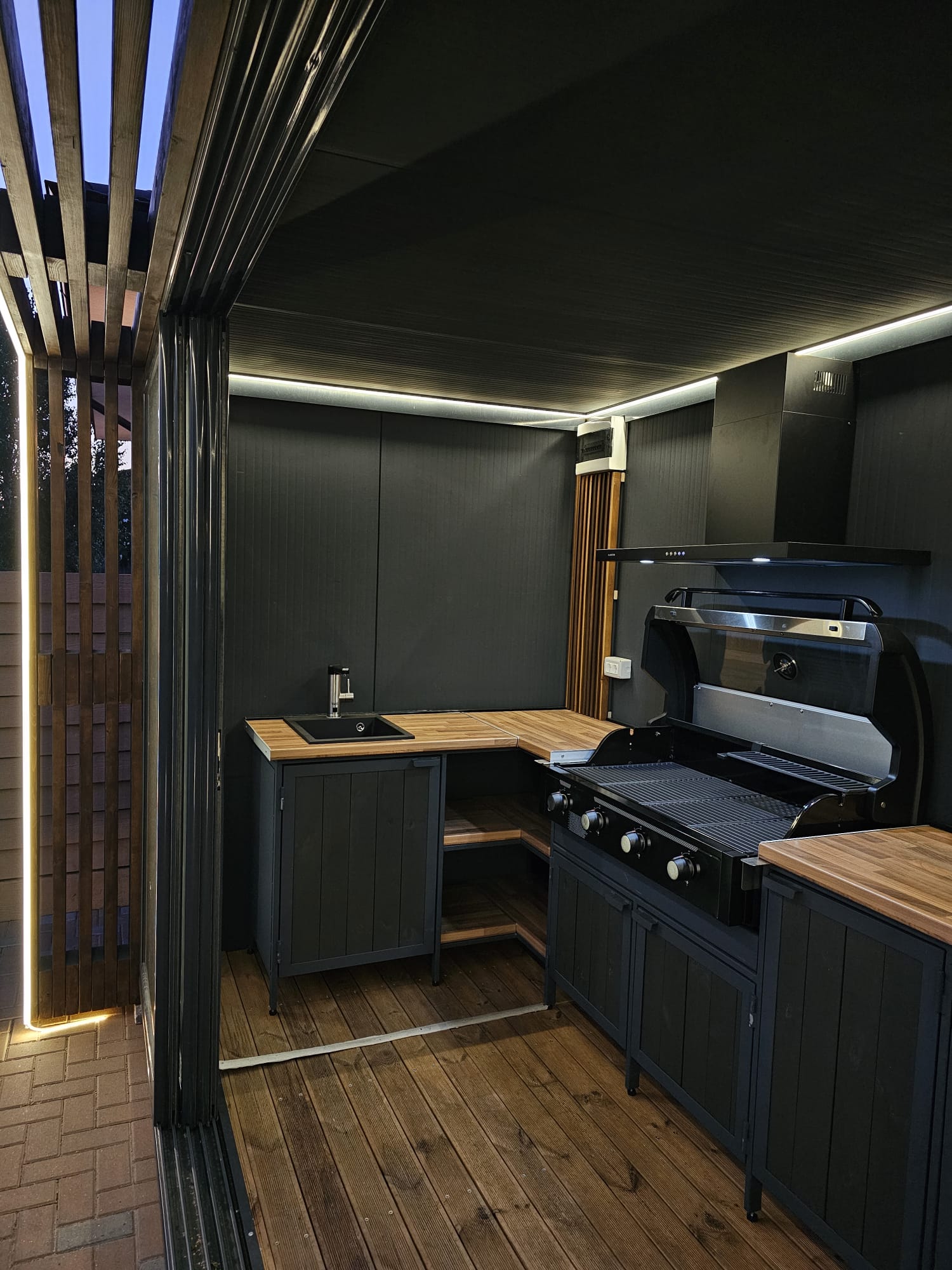 Gratar de gradina cu cuptor si plita pret